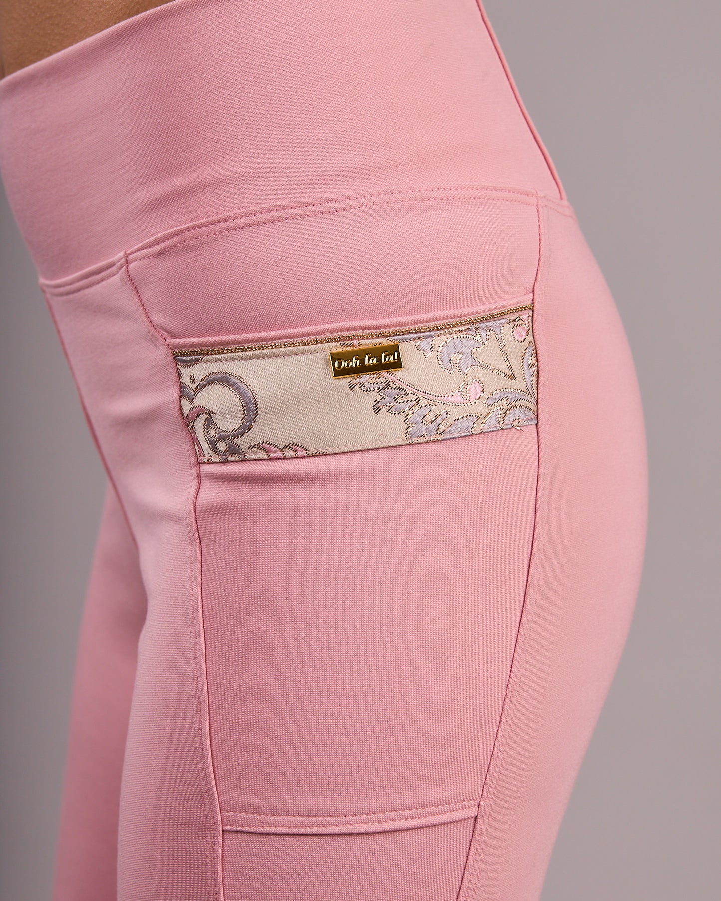 V Pocket Leggings with Brocade Trim