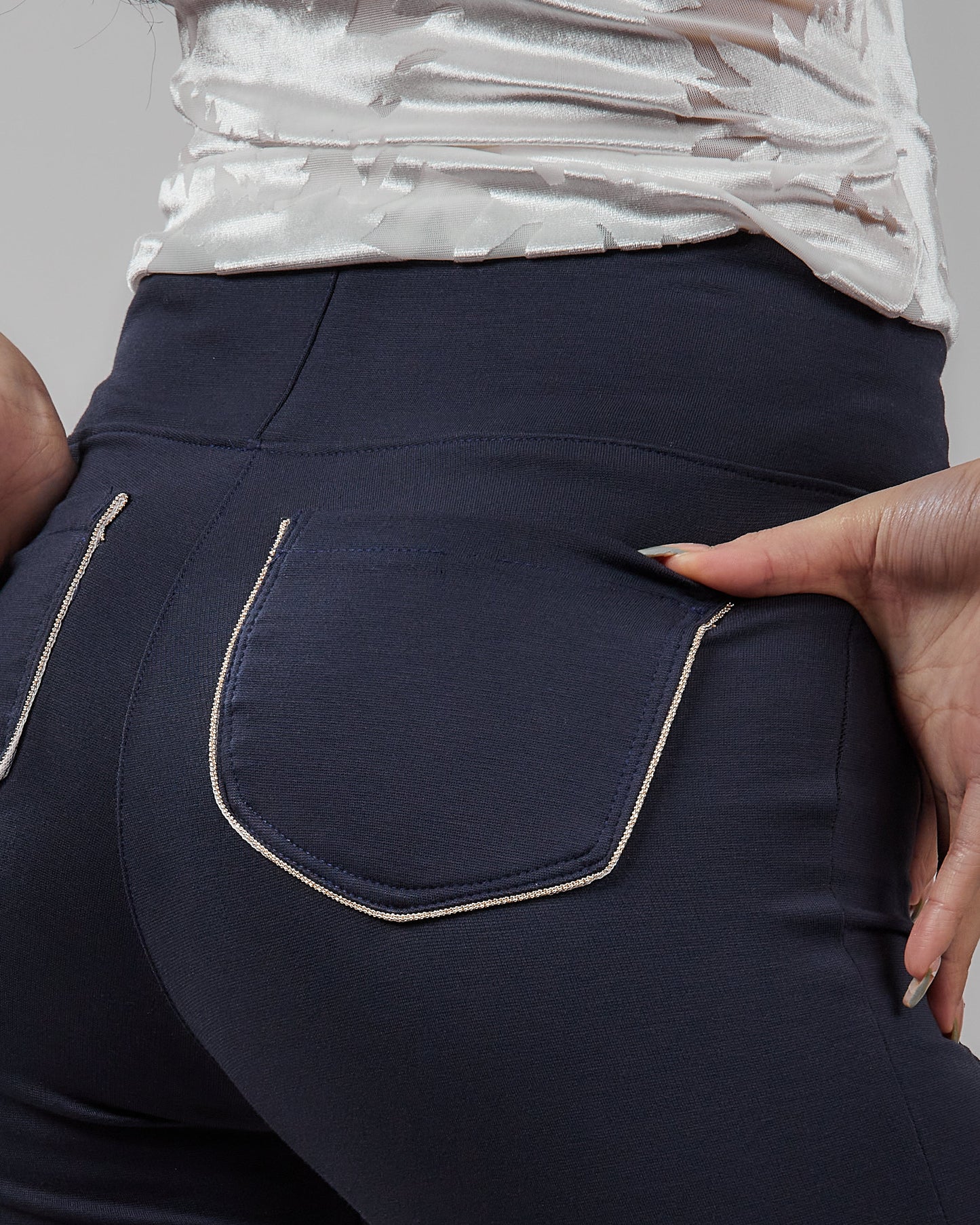 Pocket Leggings with Chainé Trim