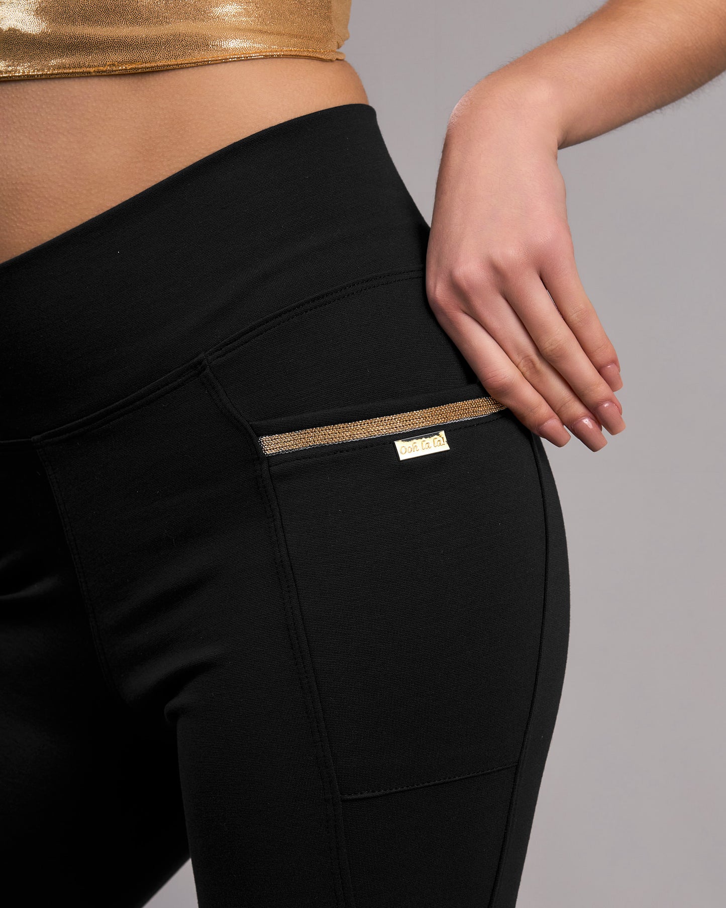 V Pocket Leggings with Chainé Trim